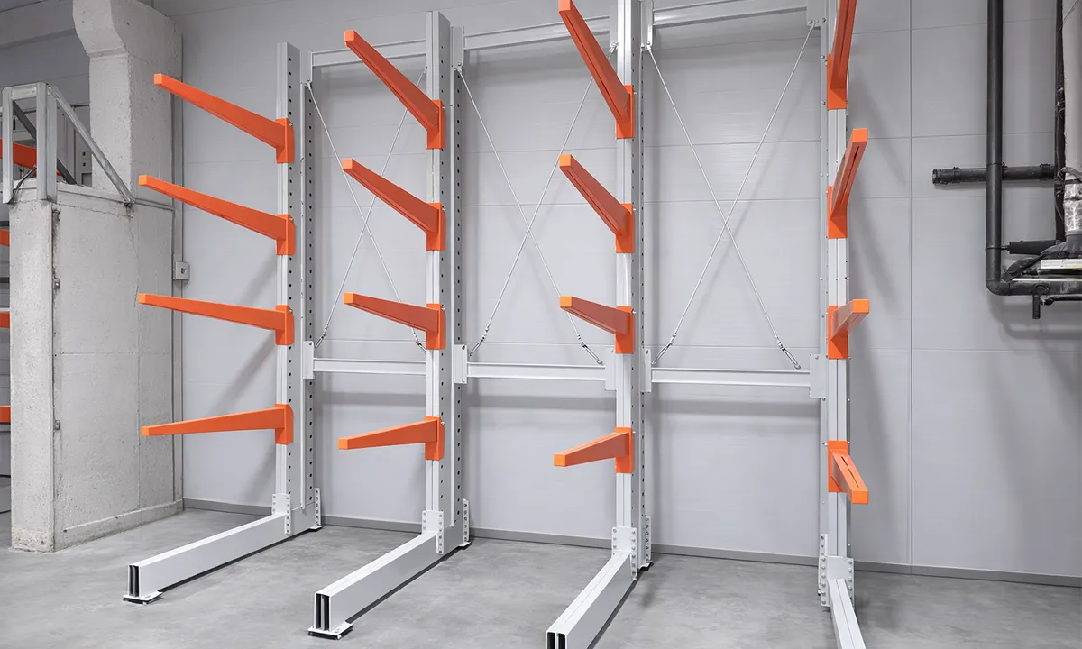 Консольные стеллажи для склада